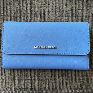 Michael Kors NWT Jet Set Travel Large Tri-Fold Leather Wallet Oxford Blue